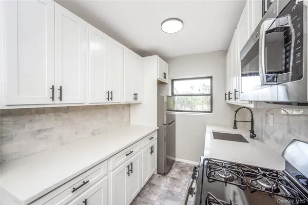 $4,000 | 64 Kensington Road, Unit 2C, Bronxville, NY 10708