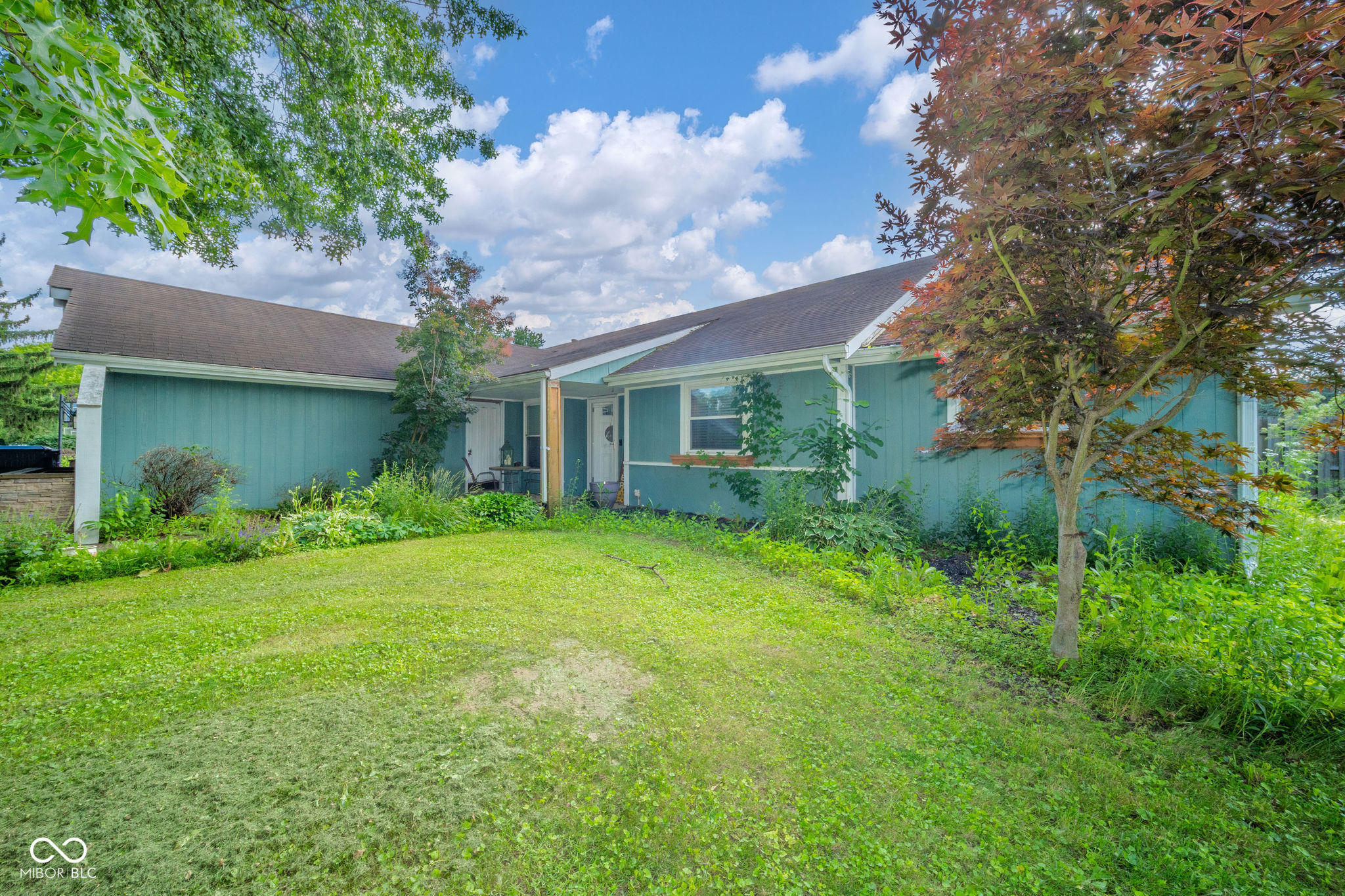 909 South Devonshire Road Yorktown, IN 47396 - Photo 5 of 30 Gallery Image 5