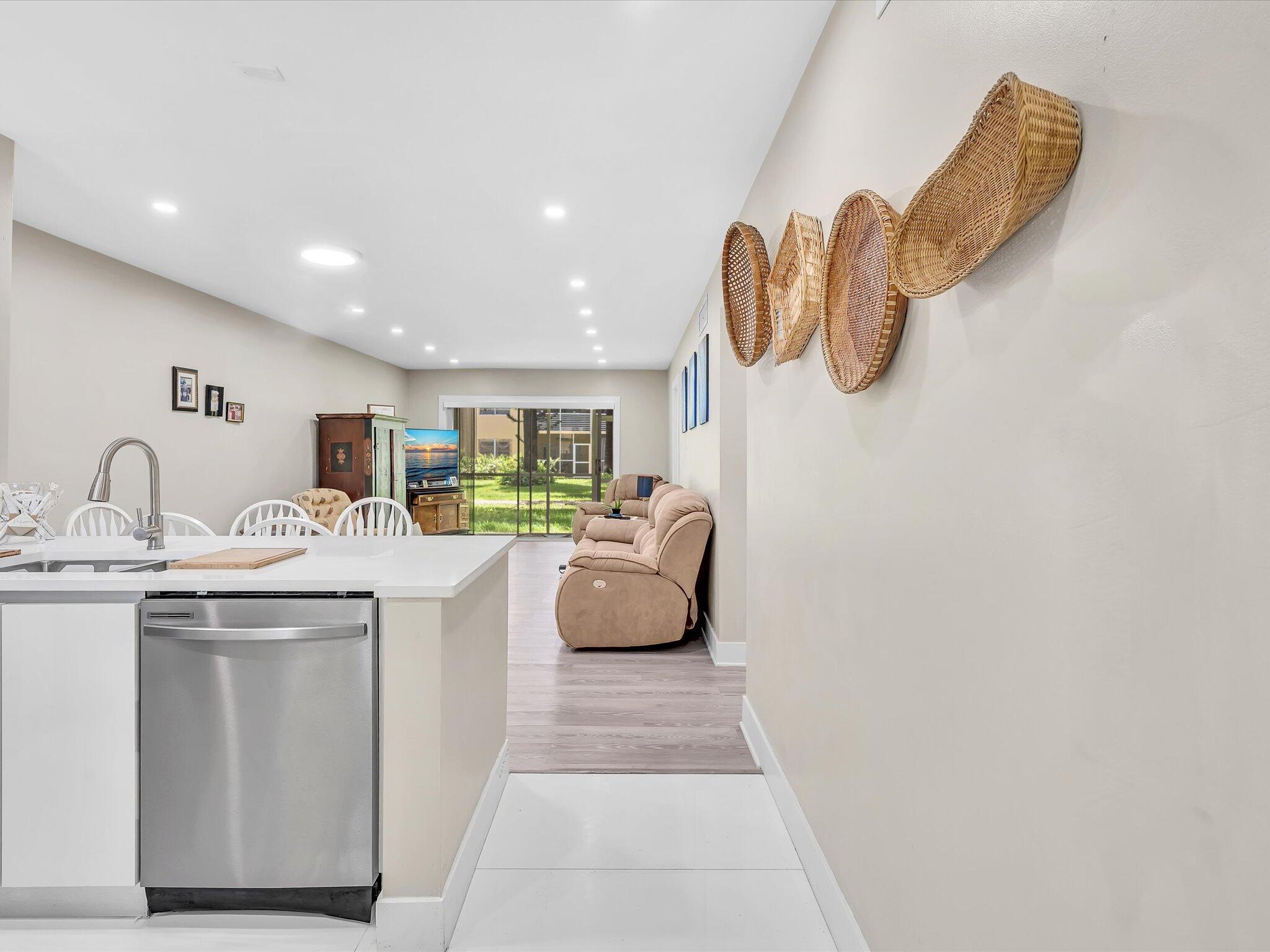 100 Ashbury Road, Unit 103 Hollywood, FL 33024 - Photo 6 of 39 05-FPP00021