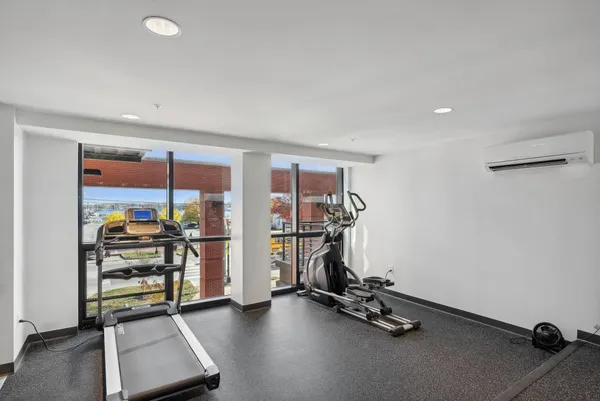 $935,000 | 387 Commercial Street, Unit 535, Portland, ME 04101