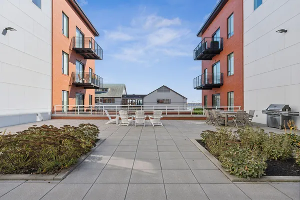 $935,000 | 387 Commercial Street, Unit 535, Portland, ME 04101