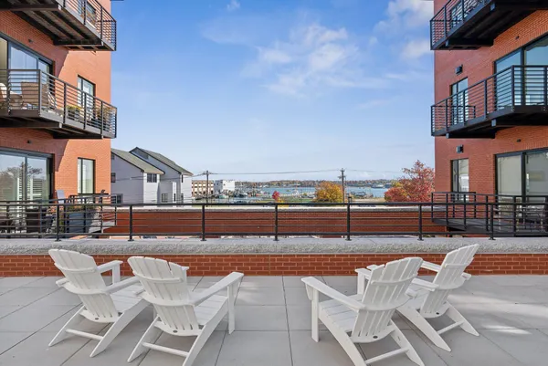 $935,000 | 387 Commercial Street, Unit 535, Portland, ME 04101