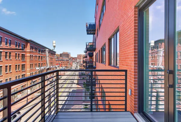$935,000 | 387 Commercial Street, Unit 535, Portland, ME 04101