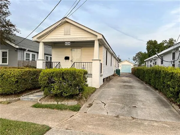 $1,200 | 629 Bellanger Street, Harvey, LA 70058