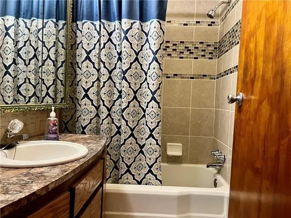 $1,200 | 629 Bellanger Street, Harvey, LA 70058