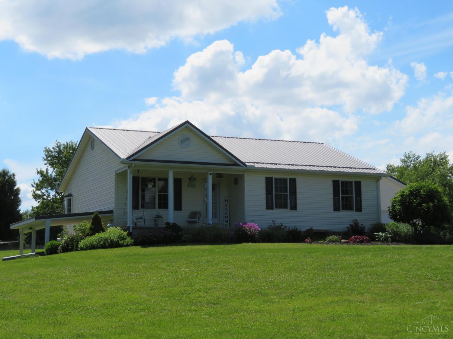 8024 Hightop Road Hillsboro, OH 45133 - Photo 14 of 97
