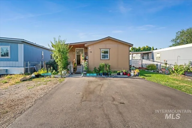 $74,990 | 1410 West Flamingo Avenue, Unit 79, Nampa, ID 83651