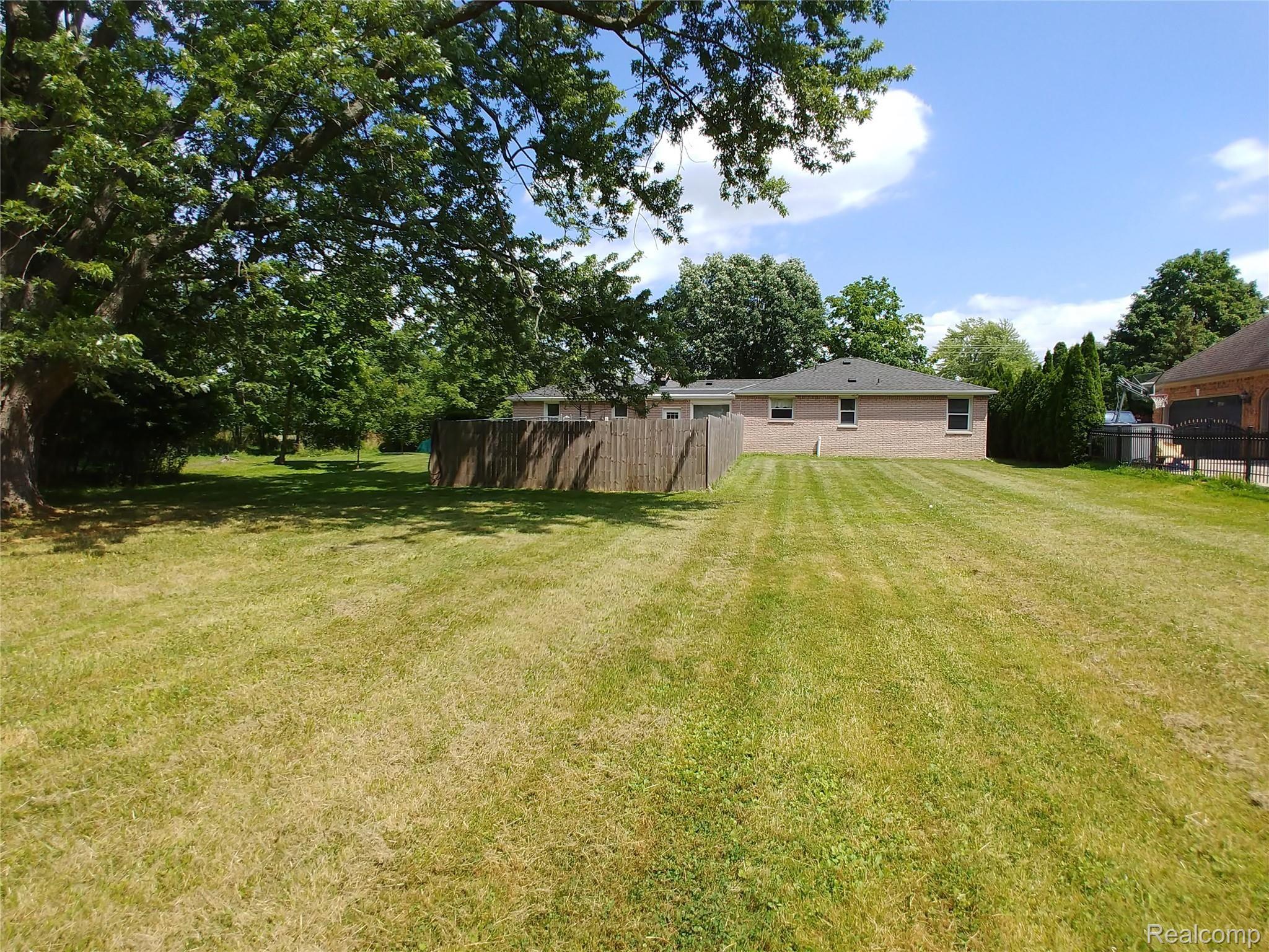 19882 Meridian Road Grosse Ile, MI 48138 - Photo 33 of 33 20190713_144723.jpg