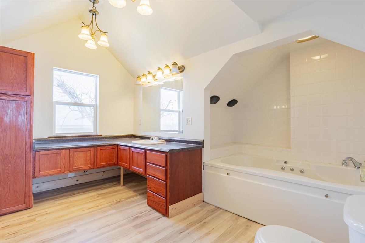 10788 North 1000 E Road Chenoa, IL 61726 - Photo 41 of 50