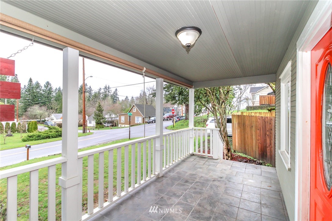 881 Retsil Road East Port Orchard, WA 98366 - Photo 3 of 24 Gallery Image 3