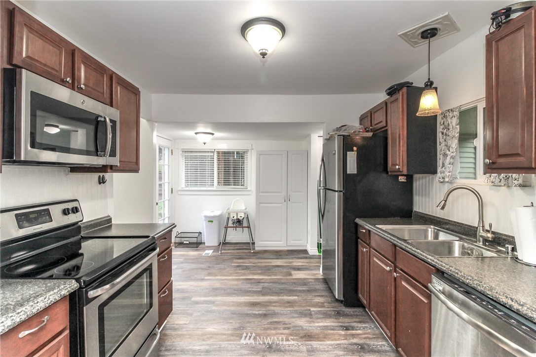 881 Retsil Road East Port Orchard, WA 98366 - Photo 8 of 24 Gallery Image 8