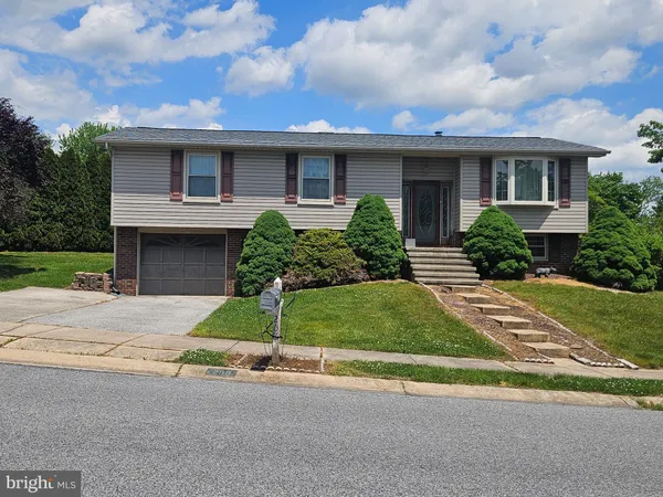 $221,000 | 208 Willow Drive, Dover, PA 17315