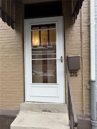 $2,100 | 235 38th Street, Pittsburgh, PA 15201