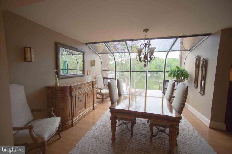 11086 Thrush Ridge Road Reston, VA 20191 - Photo 15 of 18 Dining Room