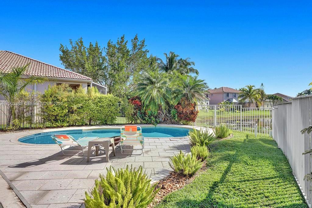 627 Willow Bend Road Weston, FL 33327 - Photo 2 of 7