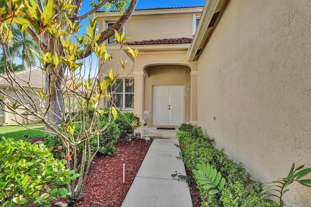 627 Willow Bend Road Weston, FL 33327 - Photo 3 of 7