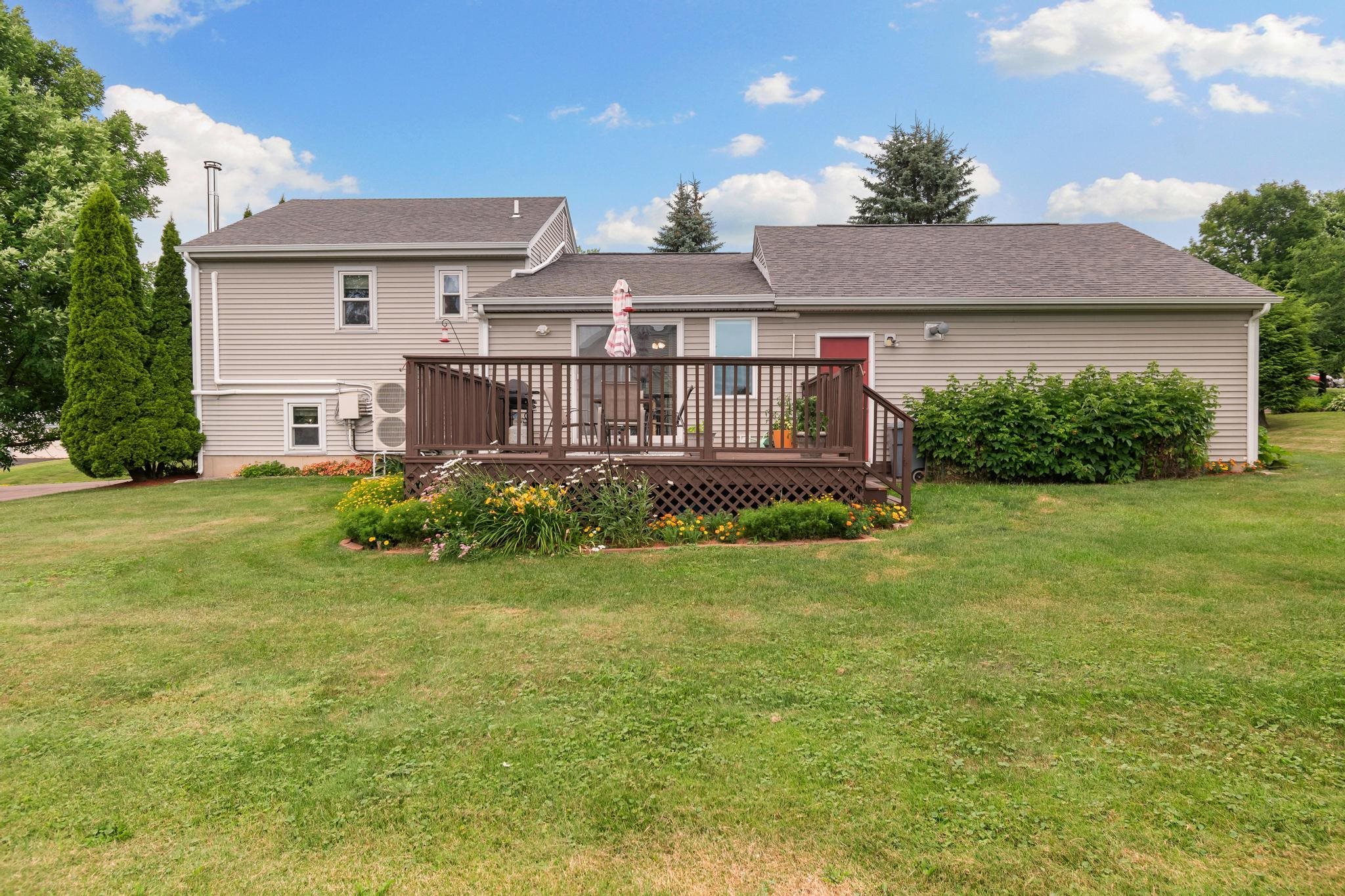 31 Hunting Ridge Lane, Unit 16 Milton, VT 05468 - Photo 2 of 23
