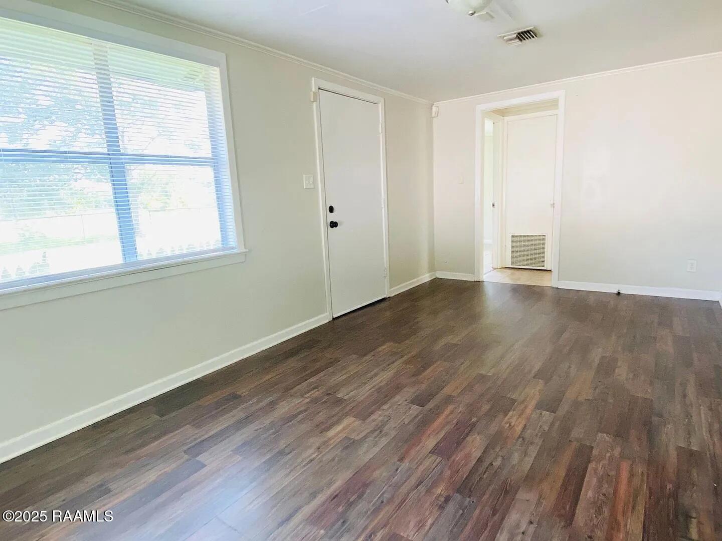 406 D Arceneaux Road Scott, LA 70583 - Photo 3 of 11 406 D Arceneaux - living room
