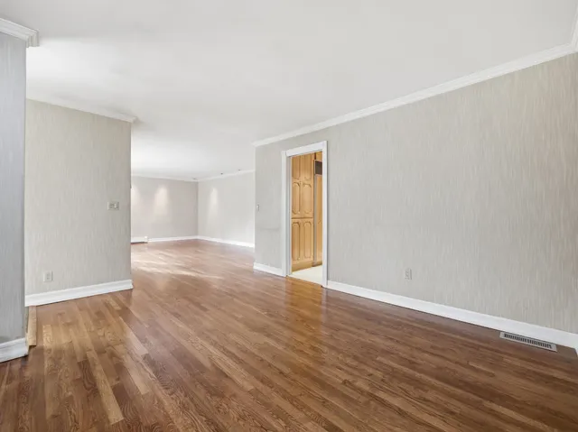 $4,500 | 411 10th Street, Unit 1, Palisades Park, NJ 07650