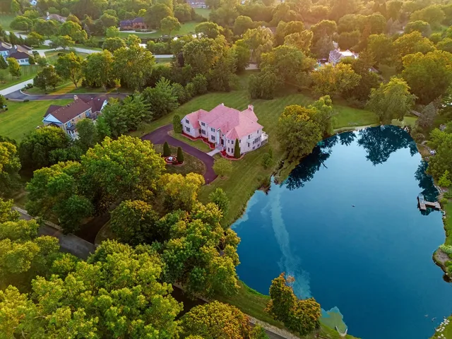 $1,395,000 | 45 Willow Bay Drive, South Barrington, IL 60010