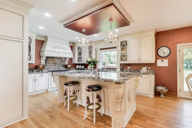 $1,395,000 | 45 Willow Bay Drive, South Barrington, IL 60010