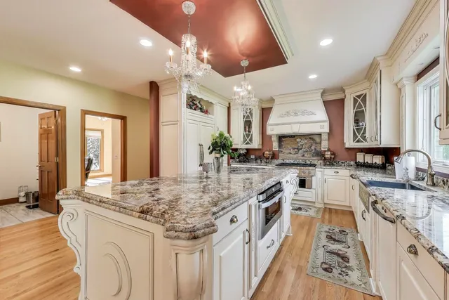 $1,395,000 | 45 Willow Bay Drive, South Barrington, IL 60010