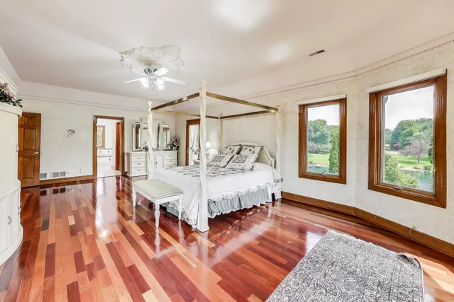 $1,395,000 | 45 Willow Bay Drive, South Barrington, IL 60010