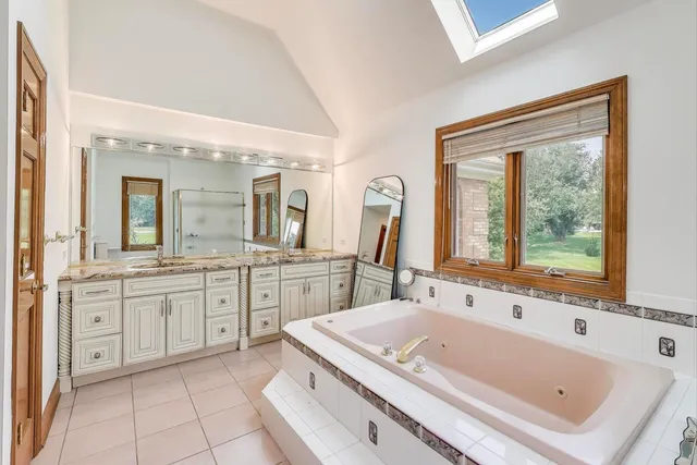 $1,395,000 | 45 Willow Bay Drive, South Barrington, IL 60010