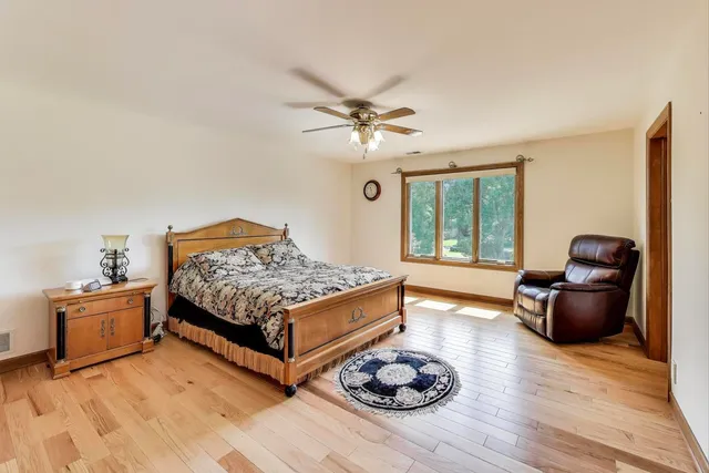 $1,395,000 | 45 Willow Bay Drive, South Barrington, IL 60010