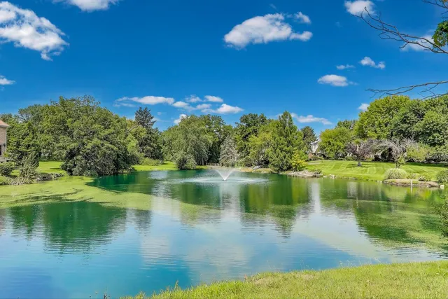 $1,395,000 | 45 Willow Bay Drive, South Barrington, IL 60010