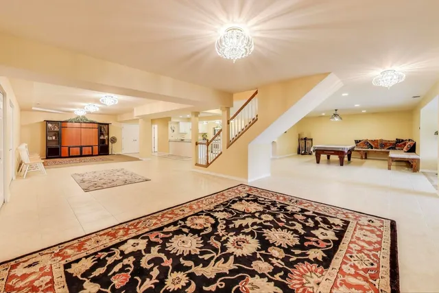 $1,395,000 | 45 Willow Bay Drive, South Barrington, IL 60010