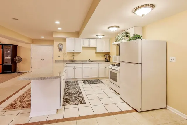 $1,395,000 | 45 Willow Bay Drive, South Barrington, IL 60010