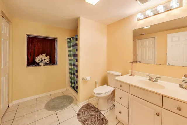 $1,395,000 | 45 Willow Bay Drive, South Barrington, IL 60010