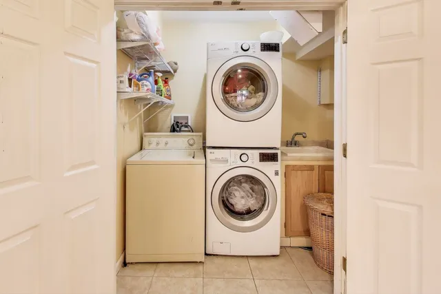 $1,395,000 | 45 Willow Bay Drive, South Barrington, IL 60010