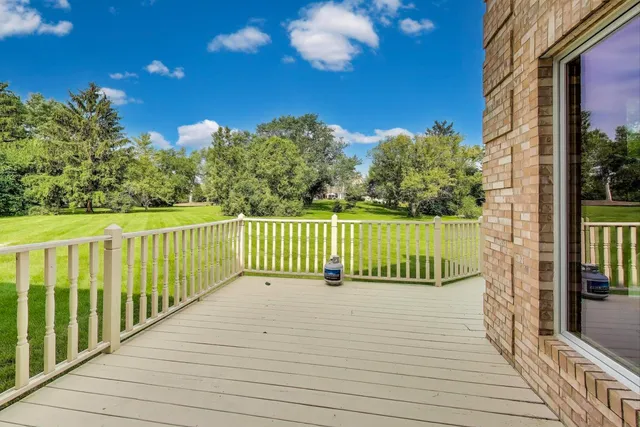 $1,395,000 | 45 Willow Bay Drive, South Barrington, IL 60010