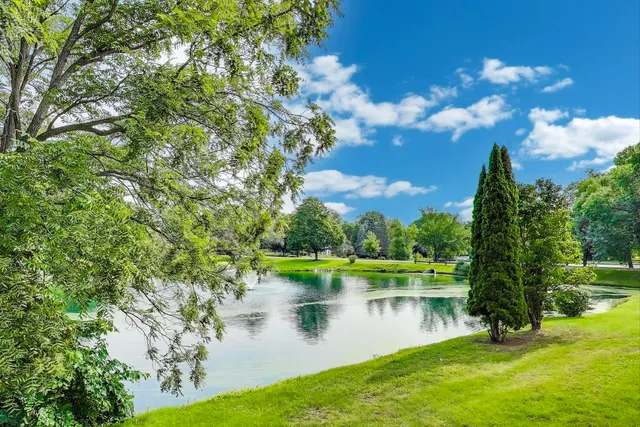 $1,395,000 | 45 Willow Bay Drive, South Barrington, IL 60010