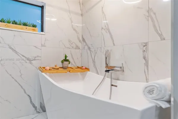 $6,000 | 830 Southwest 93rd Avenue, Miami, FL 33174