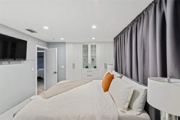 $6,000 | 830 Southwest 93rd Avenue, Miami, FL 33174