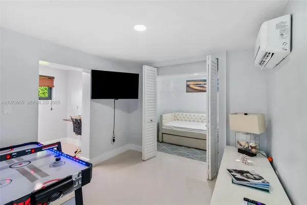 $6,000 | 830 Southwest 93rd Avenue, Miami, FL 33174