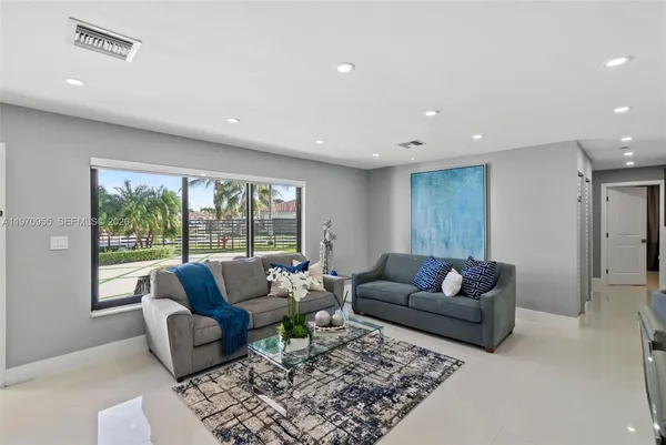 $6,000 | 830 Southwest 93rd Avenue, Miami, FL 33174