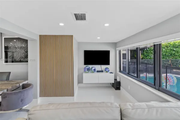 $6,000 | 830 Southwest 93rd Avenue, Miami, FL 33174