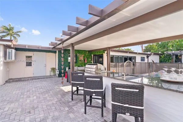 $6,000 | 830 Southwest 93rd Avenue, Miami, FL 33174