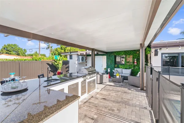 $6,000 | 830 Southwest 93rd Avenue, Miami, FL 33174