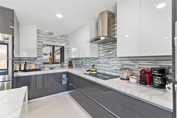 $6,000 | 830 Southwest 93rd Avenue, Miami, FL 33174