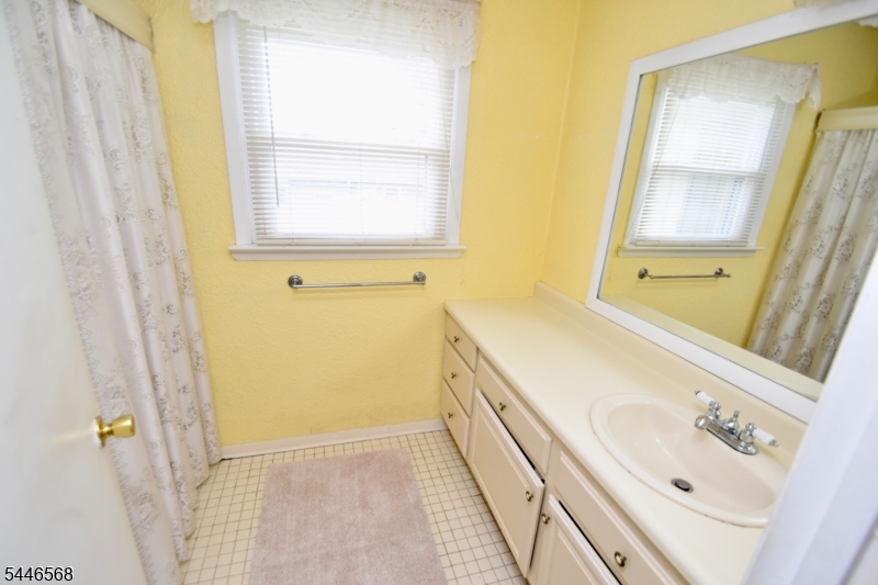 18 Summit Road Sparta, NJ 07871 - Photo 7 of 15 Gallery Image 7