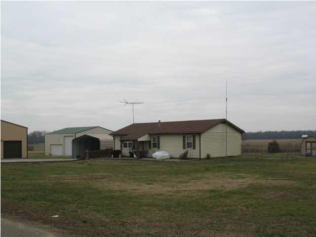 8395 Bald Knob Road Mount Vernon, IN 47620 - Photo 4 of 21 Gallery Image 4