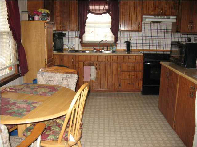 8395 Bald Knob Road Mount Vernon, IN 47620 - Photo 5 of 21 Gallery Image 5