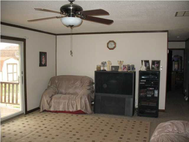 8395 Bald Knob Road Mount Vernon, IN 47620 - Photo 9 of 21 Gallery Image 9