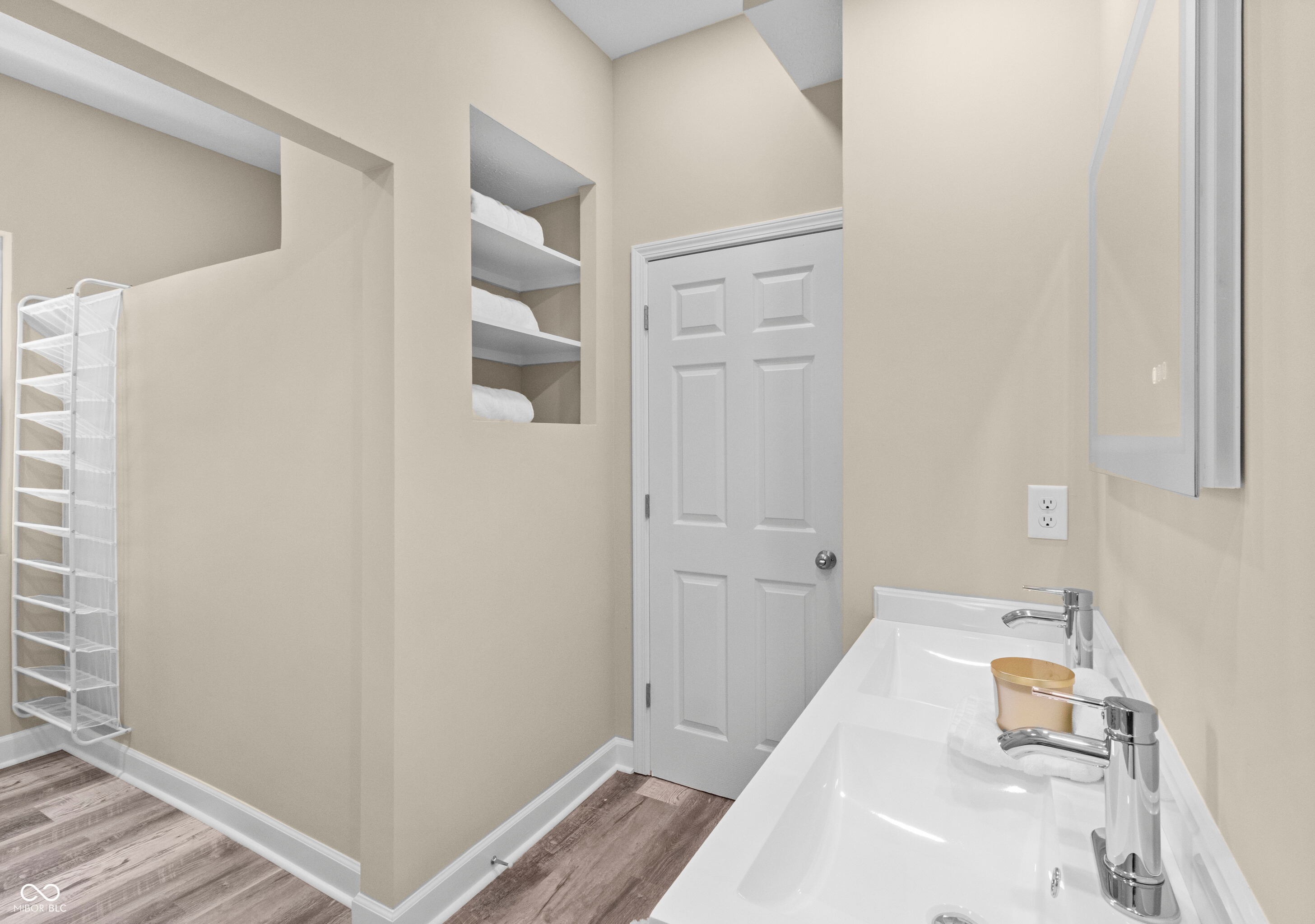 2430 Stuart Street Indianapolis, IN 46218 - Photo 21 of 51