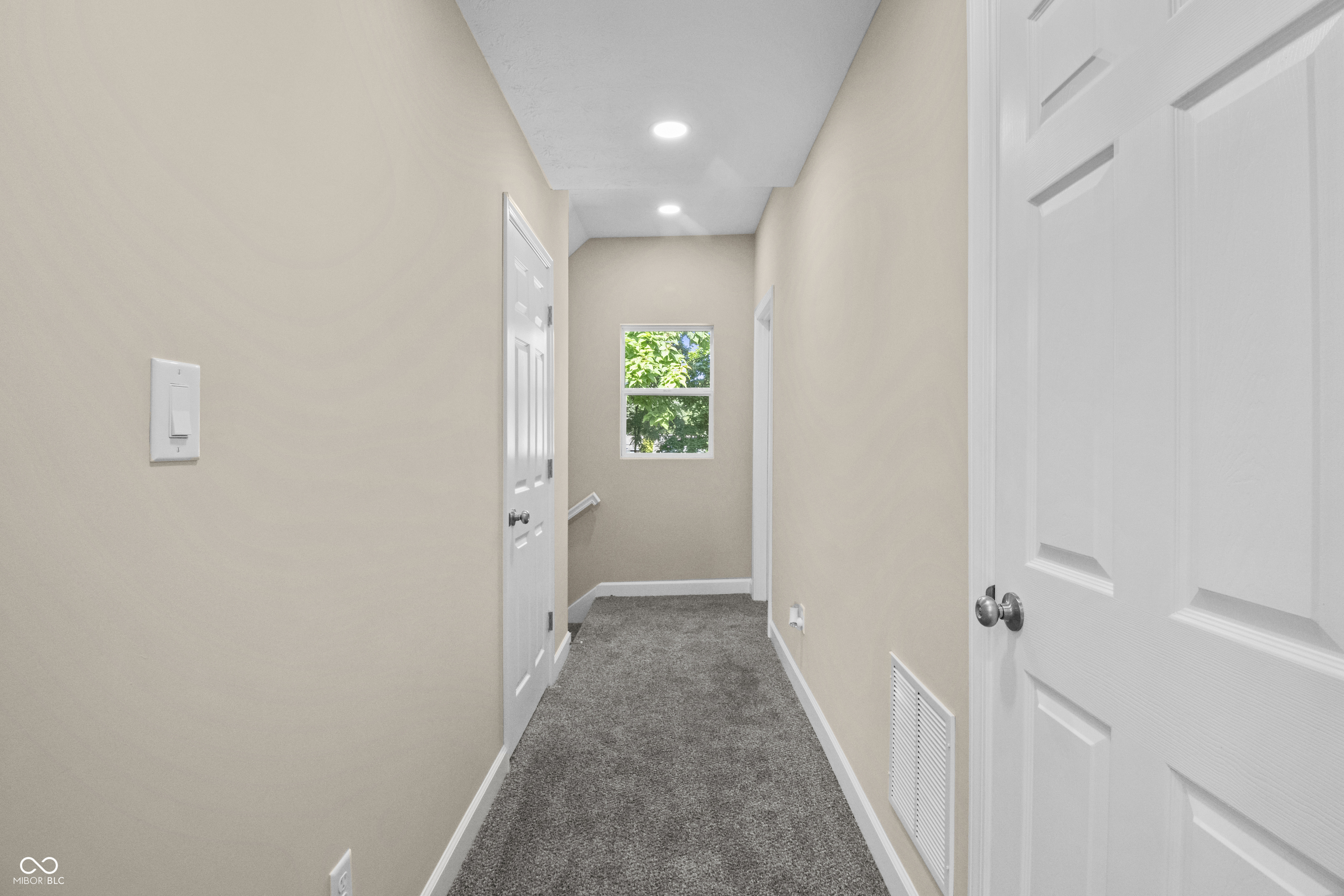 2430 Stuart Street Indianapolis, IN 46218 - Photo 37 of 51